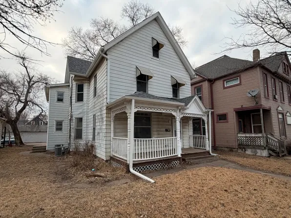 718 17th St, Rock Island, IL 61201