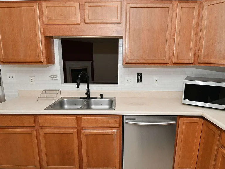 1043 Rentham Ln — Photo 26