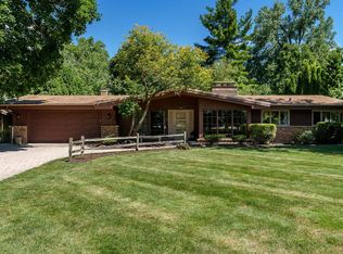 2710 Starkweather Rd, Rockford, IL 61107