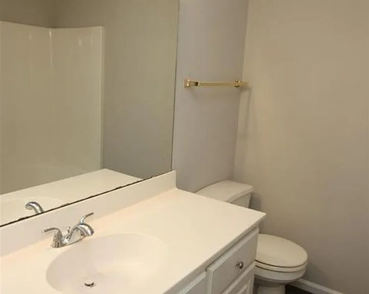 3845 Overbrook Dr #B — Photo 9