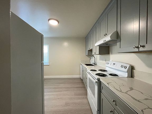 4th image of 475 Dover Way #2
