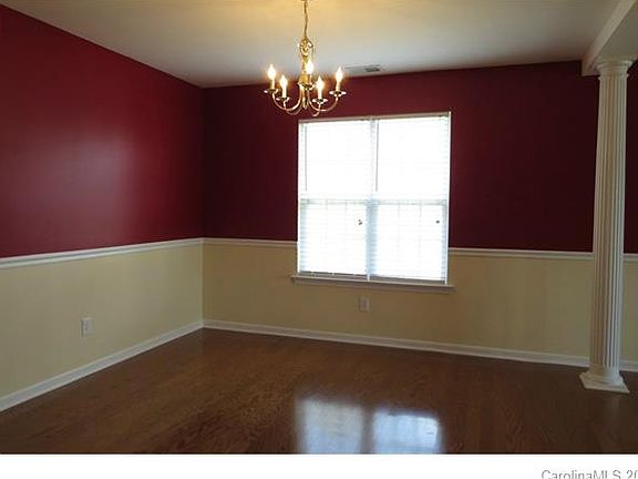 3rd image of 2332 Wexford Way