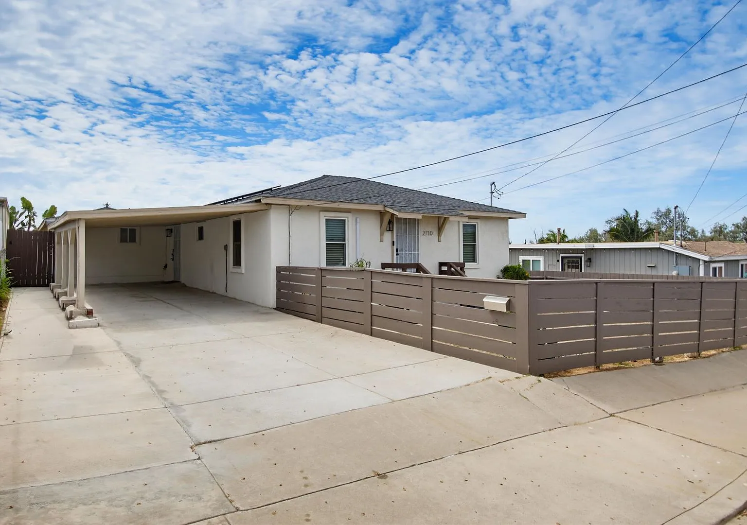 Spacious Home wiht Solar, Large Yards & Flexible Bonus Space — Photo 1