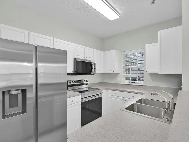 1745 Forest Lake Cir W #2 — Photo 8