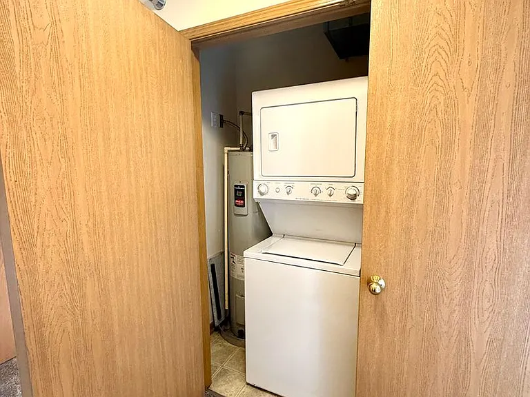 227 Crystal St — Photo 10