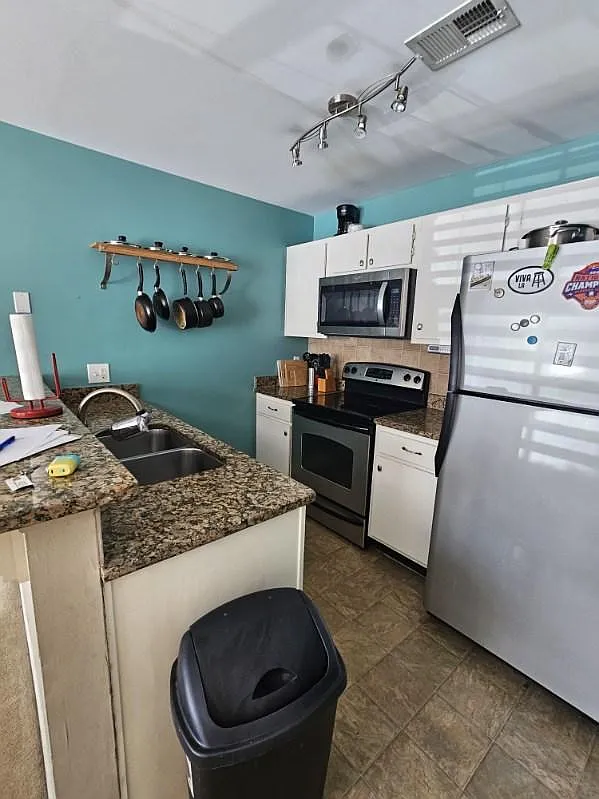 4 bed, 1250 sqft, $449 — Photo 2