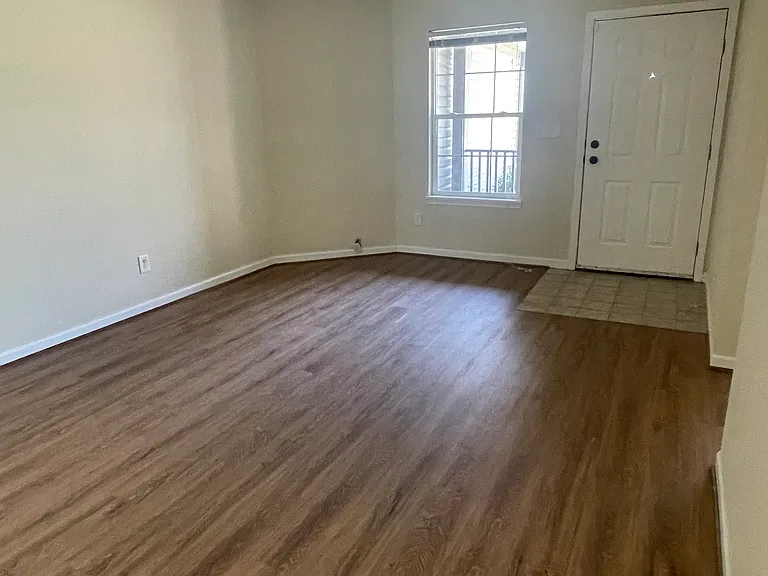 Oakview Dr — Photo 4