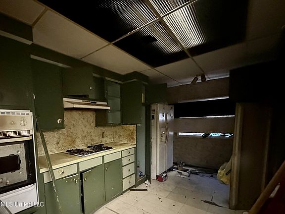 5th image of 1244 Cooper Rd