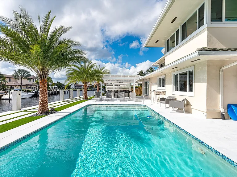 39 Castle Harbor Isle Dr — Photo 38