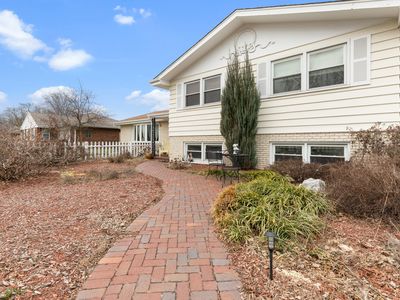 6402 Willow Springs Rd, La Grange Highlands, IL, 60525