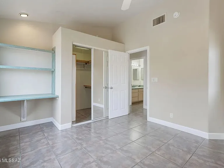 2862 N Tyndall Ave #2 — Photo 8