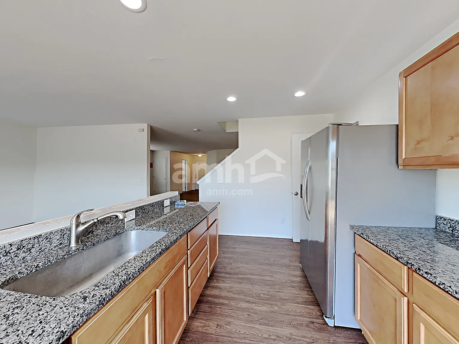 4 bed, 2.5 bath, 2832 sqft, $3,485 — Photo 4
