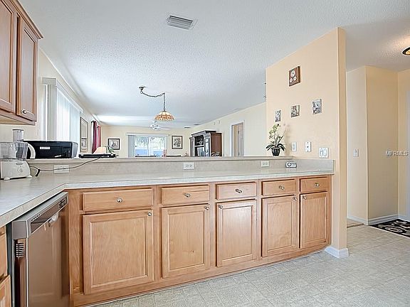 5th image of 1662 Carlton Ln