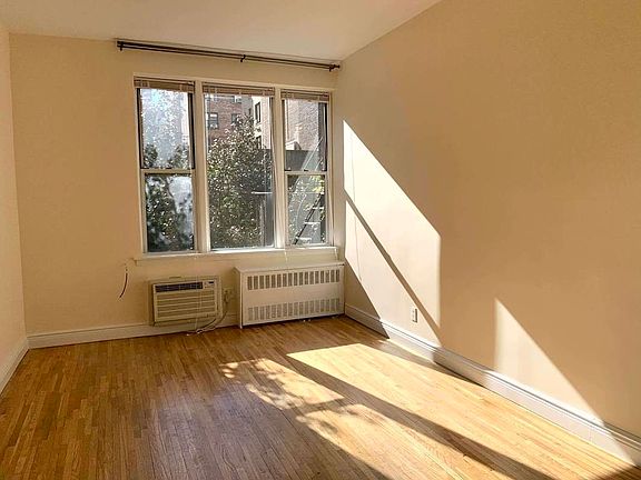 2nd image of 25 W 84th St APT 4C
