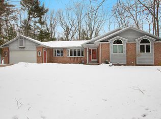 4026 Treeline Dr, Muskegon, MI