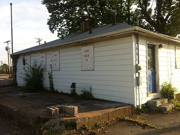 3rd image of 4369 N Shadeland Ave