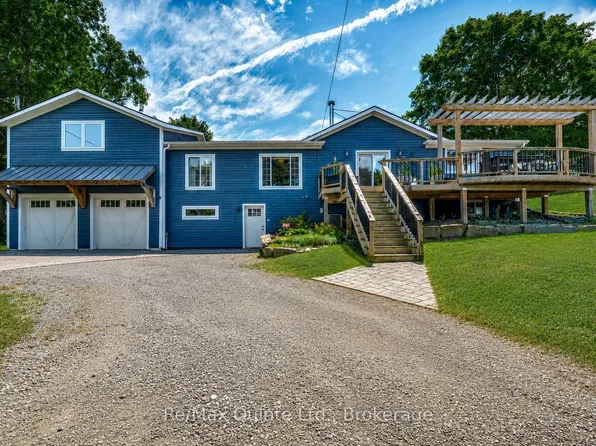 14 Eastern Ave, Prince Edward County, ON K8N 4Z1