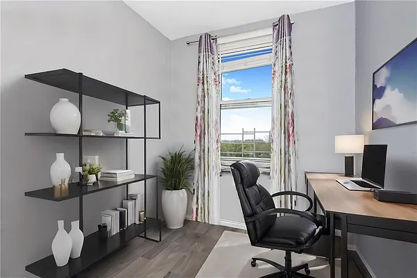 Sold by Remax Edge | media 10