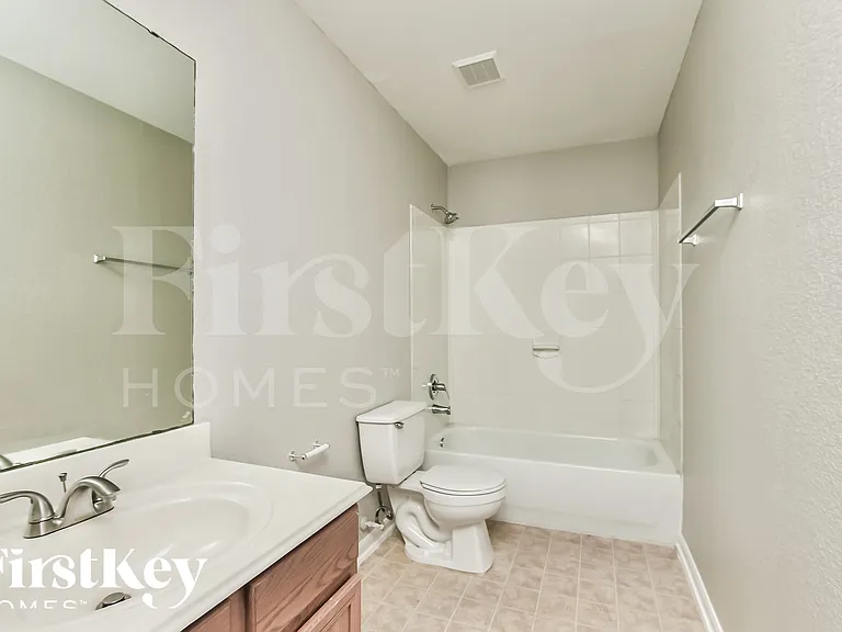 339 Remington Harbor Ct — Photo 17