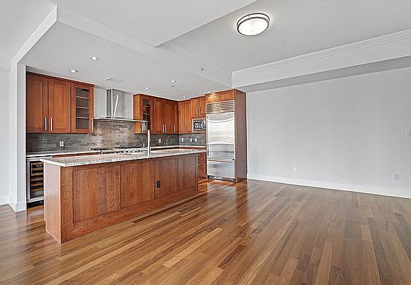2nd image of 3220 Arlington Ave APT 5B