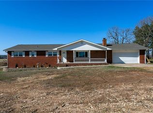 14168 Cayenne Cir, Siloam Springs, AR 72761