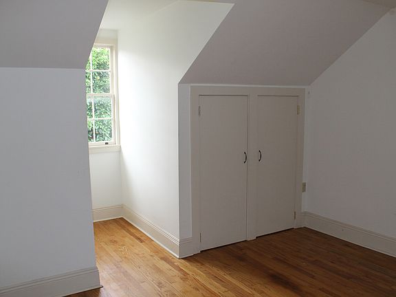5th image of 1037 Chartres St