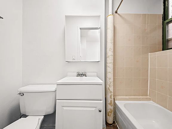 4th image of 248 W 64th St APT 5H