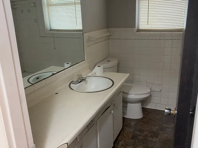 1236 Mulholland Dr — Photo 6