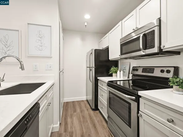 3173 Wayside Plz APT 211, Walnut Creek, CA 94597
