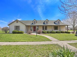 806 Jeffery Dr, Mahomet, IL