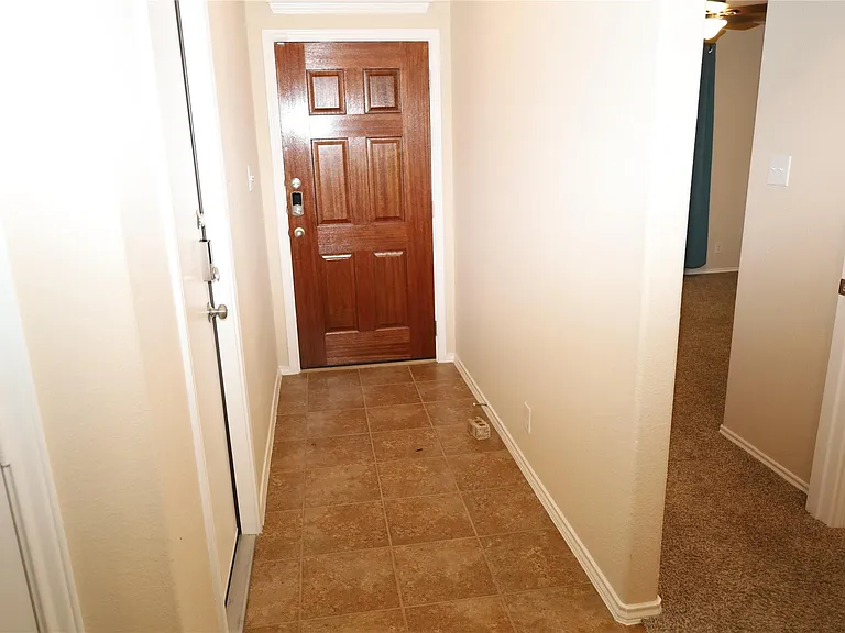 1804 Golden Arrow Ave — Photo 9