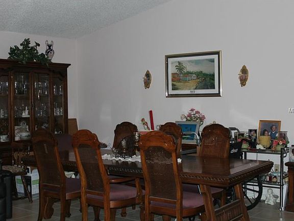 3rd image of 608 Cheetah Ln