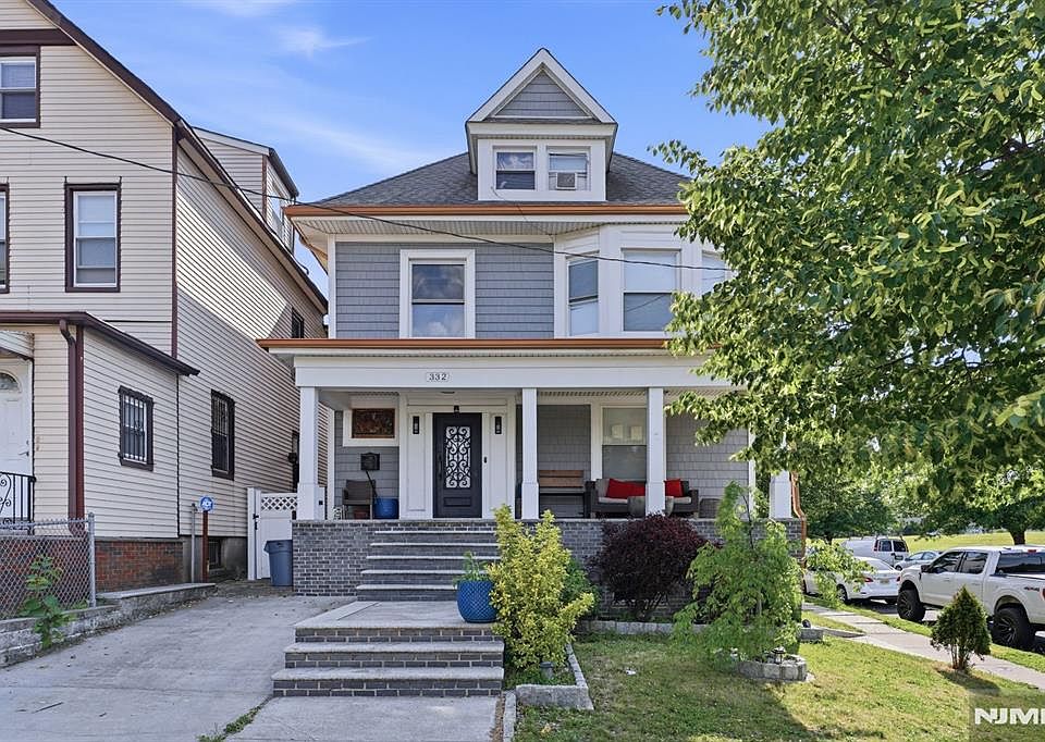 1st image of 334 1st Ave