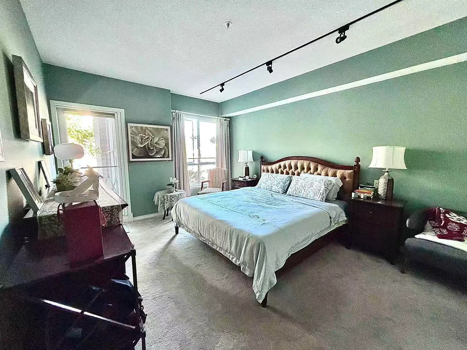 2 bed, 1300 sqft, $3,700 — Photo 3