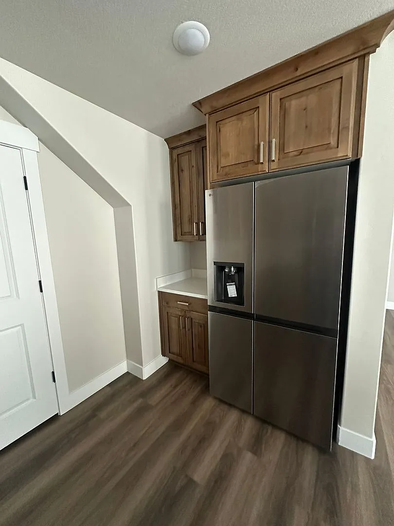 Special Deal: Get 2 Weeks Rent Free! 3 Bed, 3 Bath Townhome for Rent in Layton — Photo 3