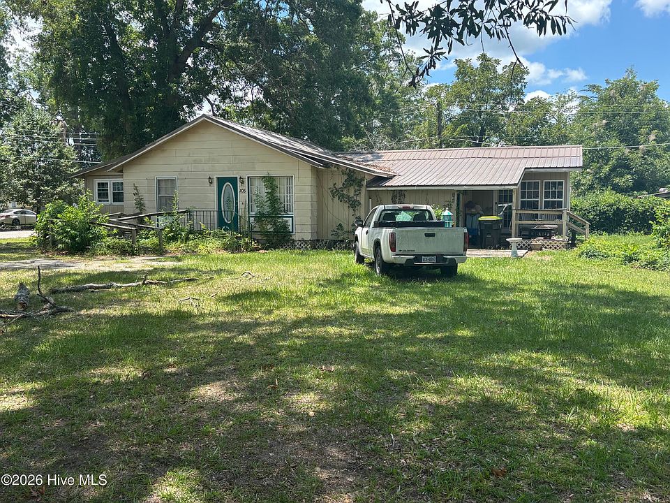 1st image of 105 Cypress Street