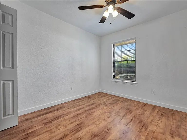 4908 Jade St — Photo 8