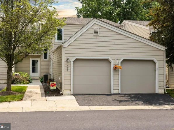 221 Hastings Ct, Doylestown, PA 18901