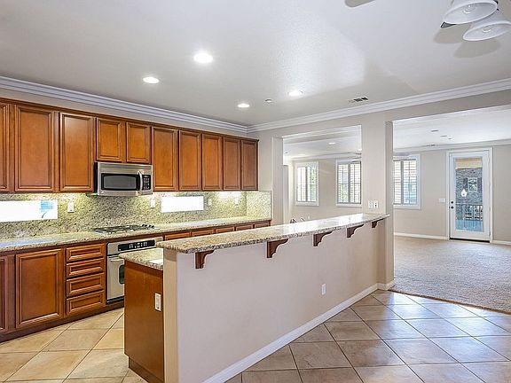 4th image of 8348 Forest Park St