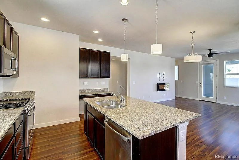 11240 Uptown Ave — Photo 4