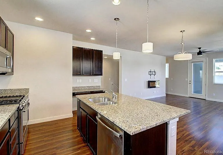 11240 Uptown Ave — Photo 4