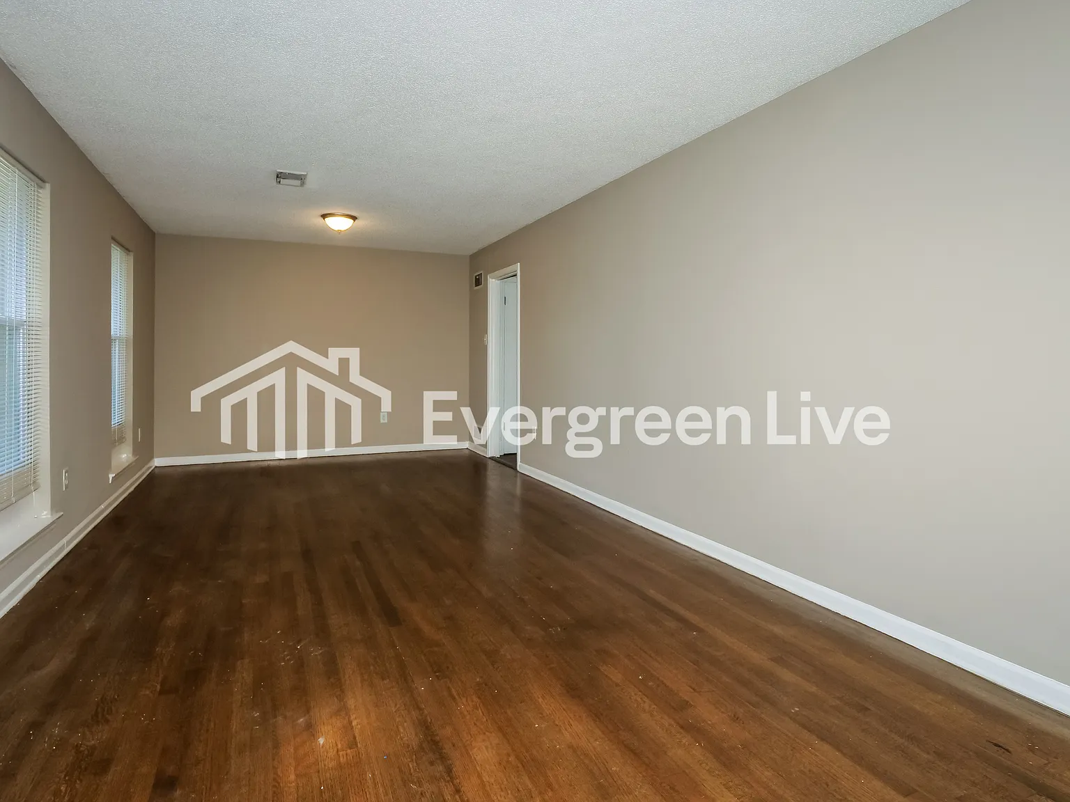 3 bed, 2.0 bath, 1603 sqft, $1,295 — Photo 4