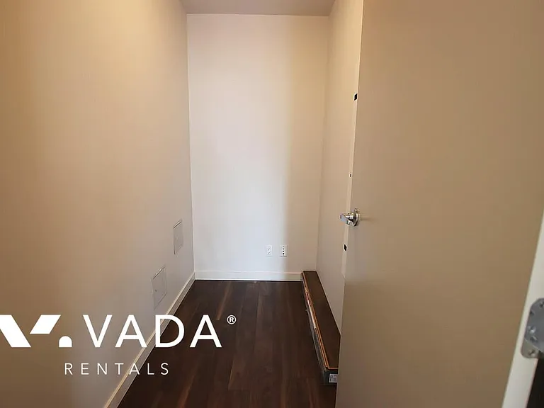 161 Georgia St W #505 — Photo 6