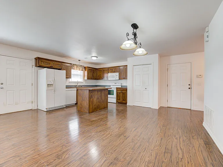 3727 Cedar Ridge Dr — Photo 11