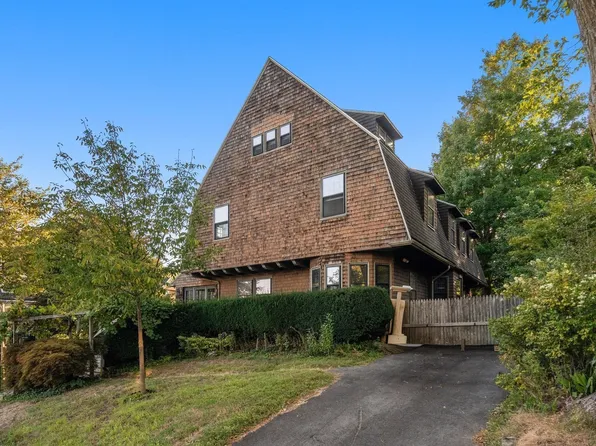 12 Alban St, Dorchester, MA 02124