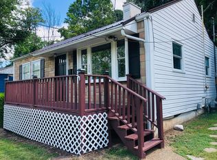 1738 Crestmont Dr, Huntington, WV 25701