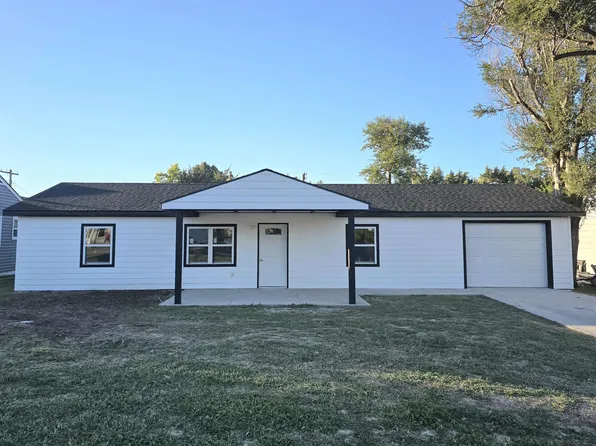 713 W 10th St, La Crosse, KS 67548
