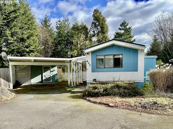 605 Shorepines Vis, Coos Bay, OR 97420