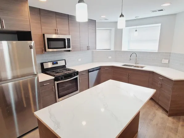 3228 W Potomac Ave #1, Chicago, IL 60651