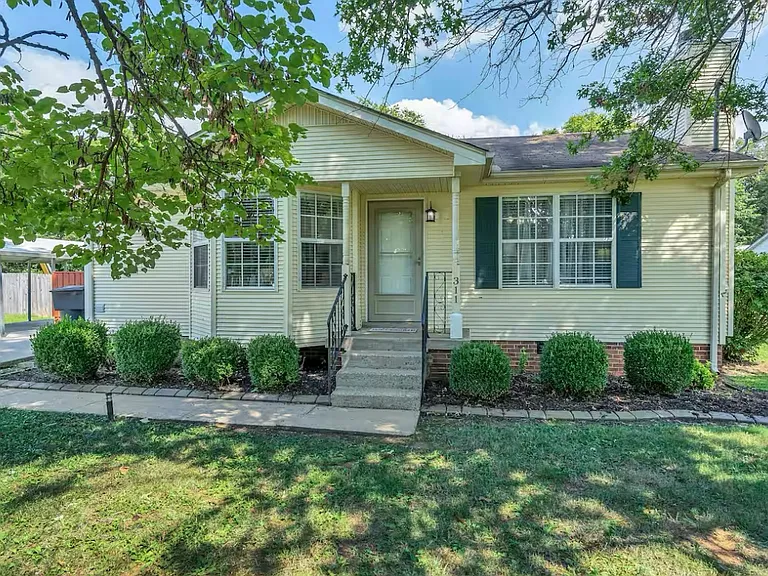 311 Elizabeth Ct — Photo 3
